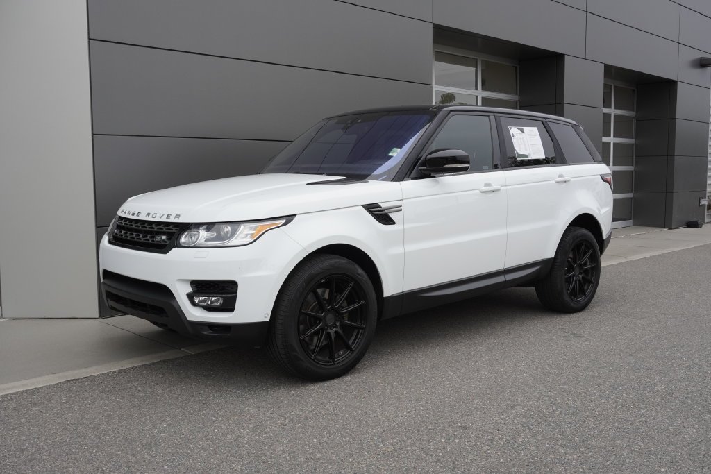 Used 2017 White Land Rover SE image 3