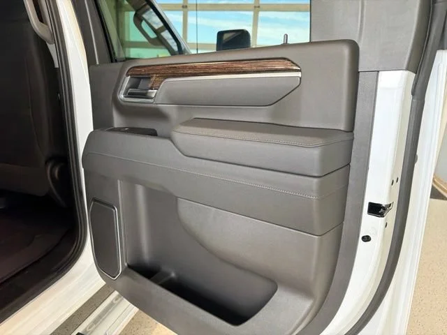 New 2026 Summit White GMC SLE image 45