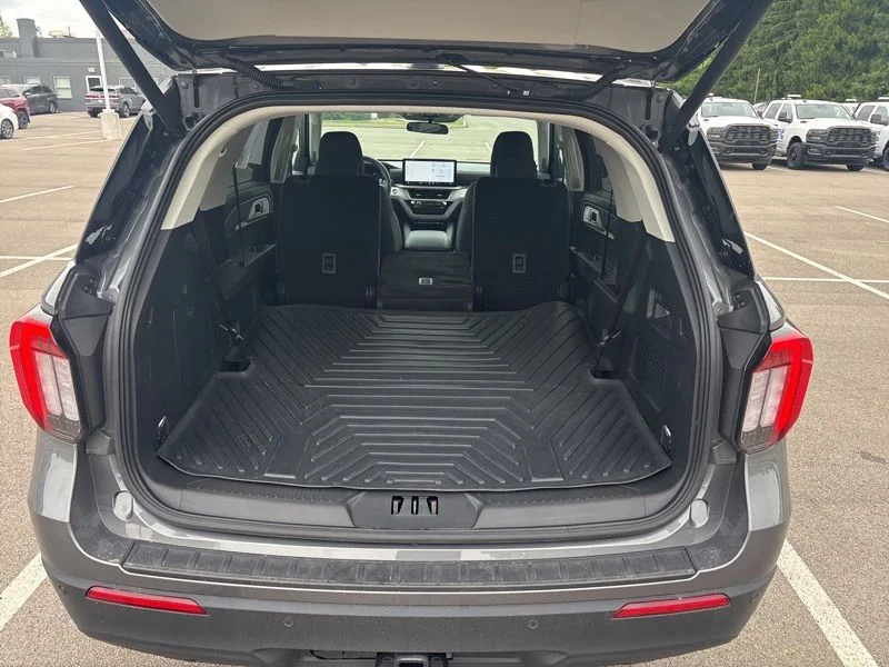 Used 2025 Gray Ford Active image 11