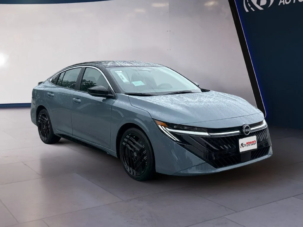 New 2027 Gray Nissan SR image 7