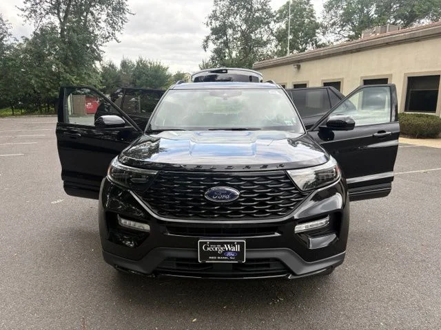 Certified Used 2023 Black Metallic Ford ST-Line image 37