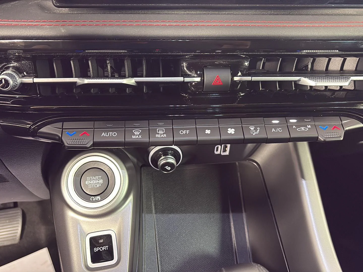 Used 2024 Acapulco Gold Dodge R/T image 32