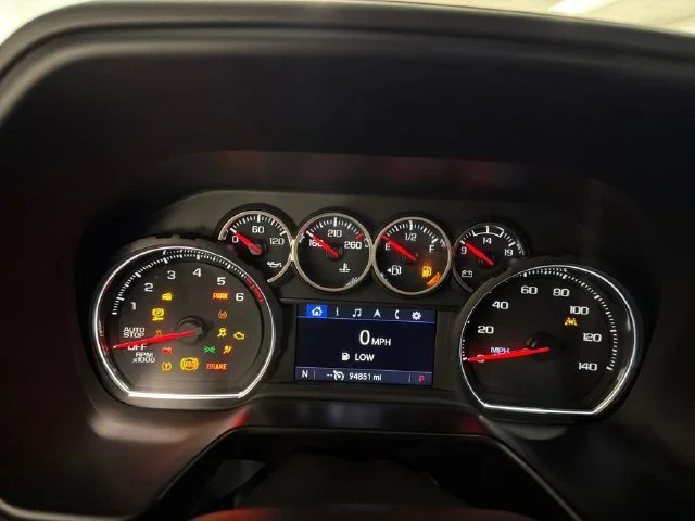 Used 2021 Gray Chevrolet Z71 image 21