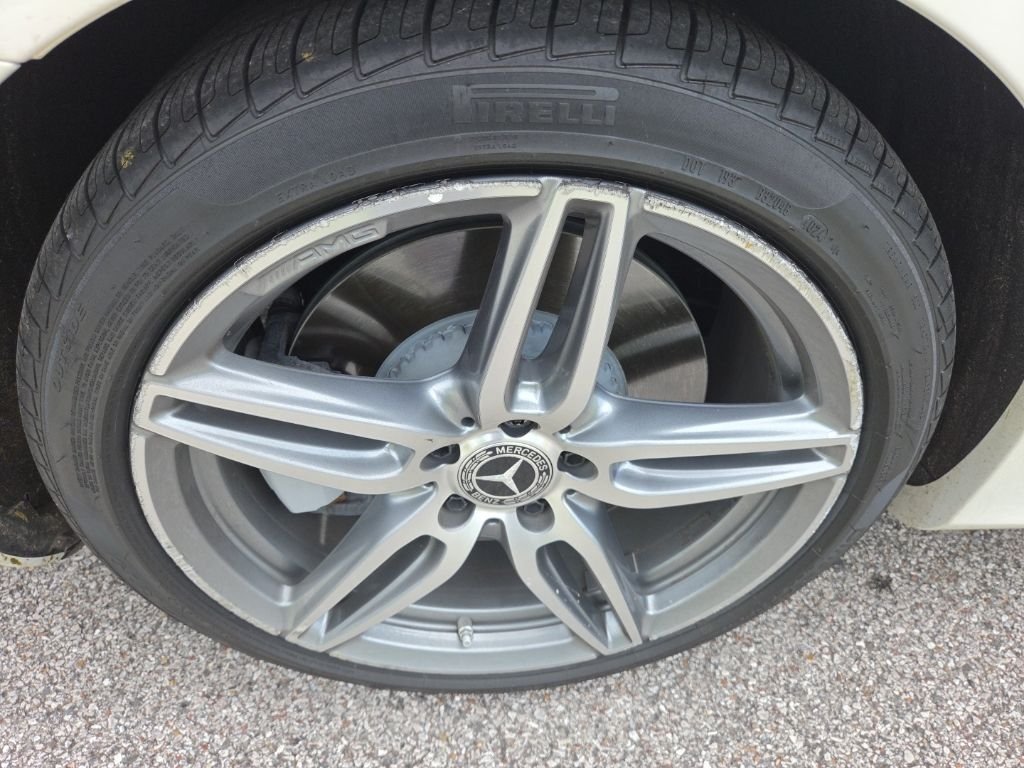 Used 2018 designo Diamond White Metallic Mercedes-Benz E 400 image 9