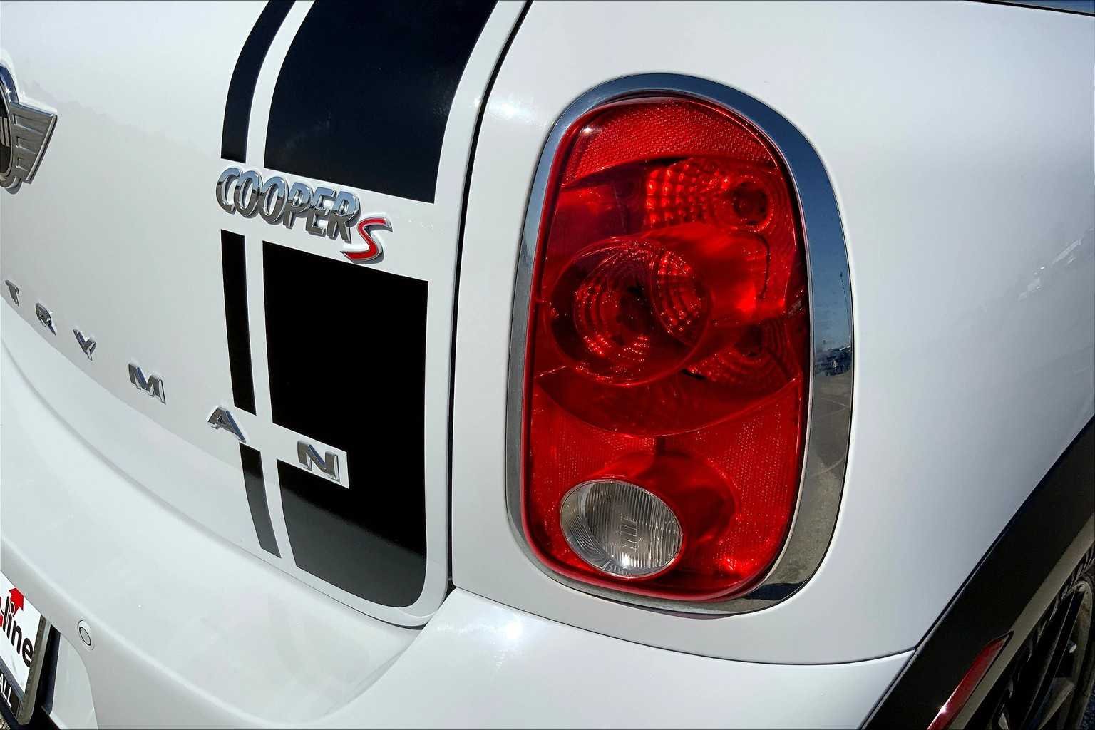 Used 2016 Light White MINI S image 28