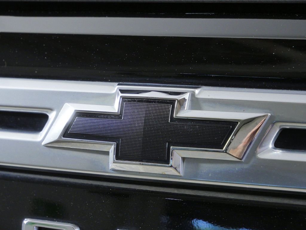 Used 2022 Black Chevrolet High Country image 12