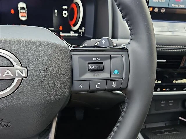 Used 2025 Gun Metallic Nissan Platinum Front-Wheel Drive image 18
