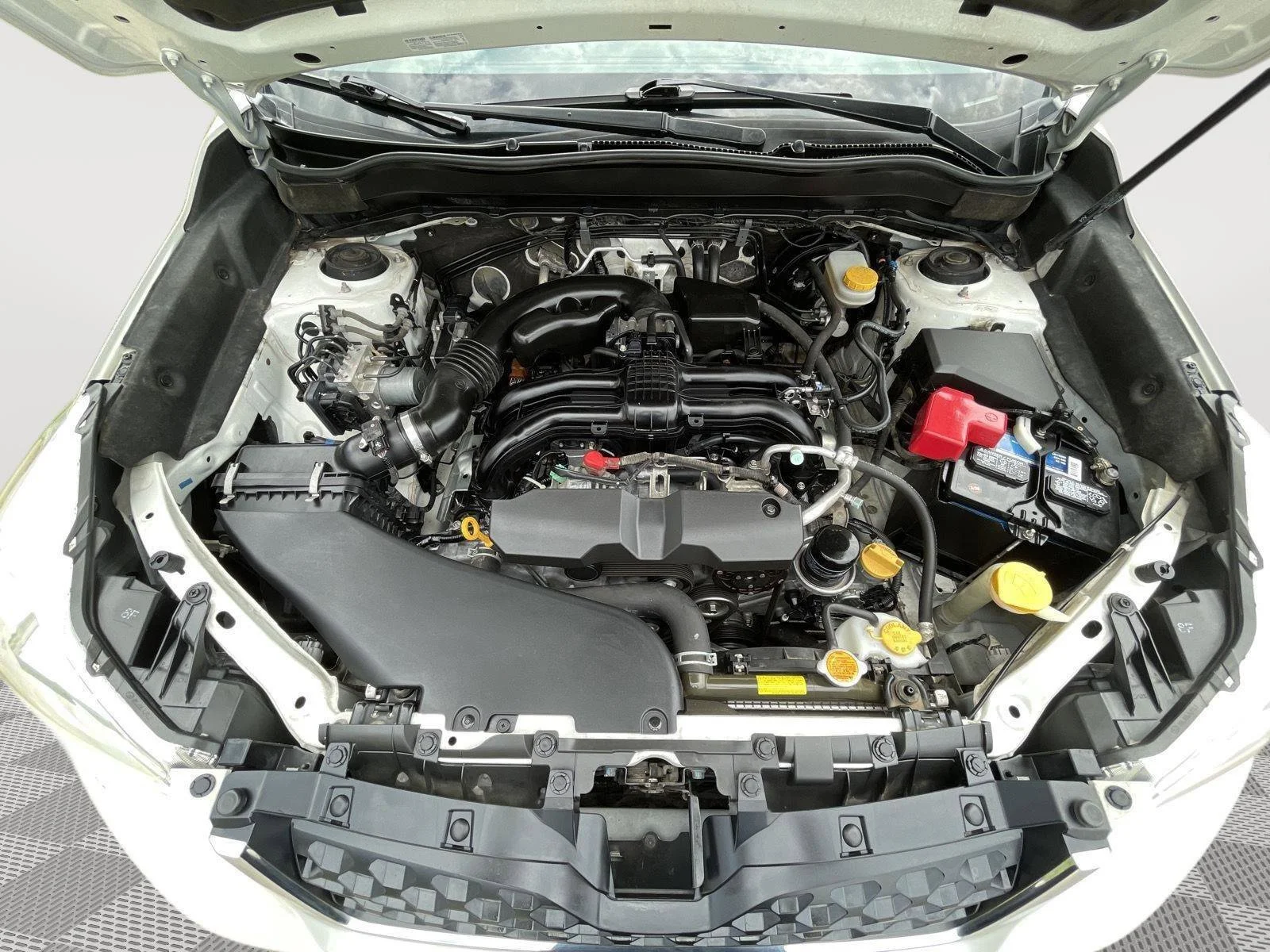 Used 2015 Satin White Pearl Subaru 2.5i Premium image 22