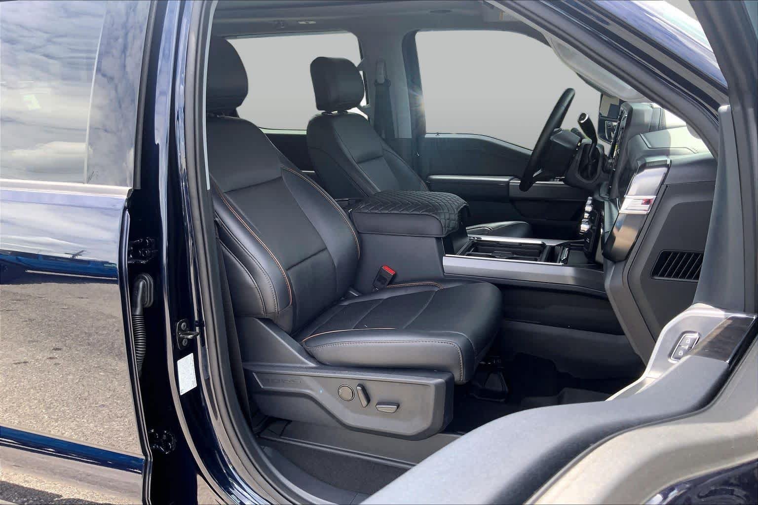 Used 2025 Antimatter Blue Metallic Ford LARIAT image 9