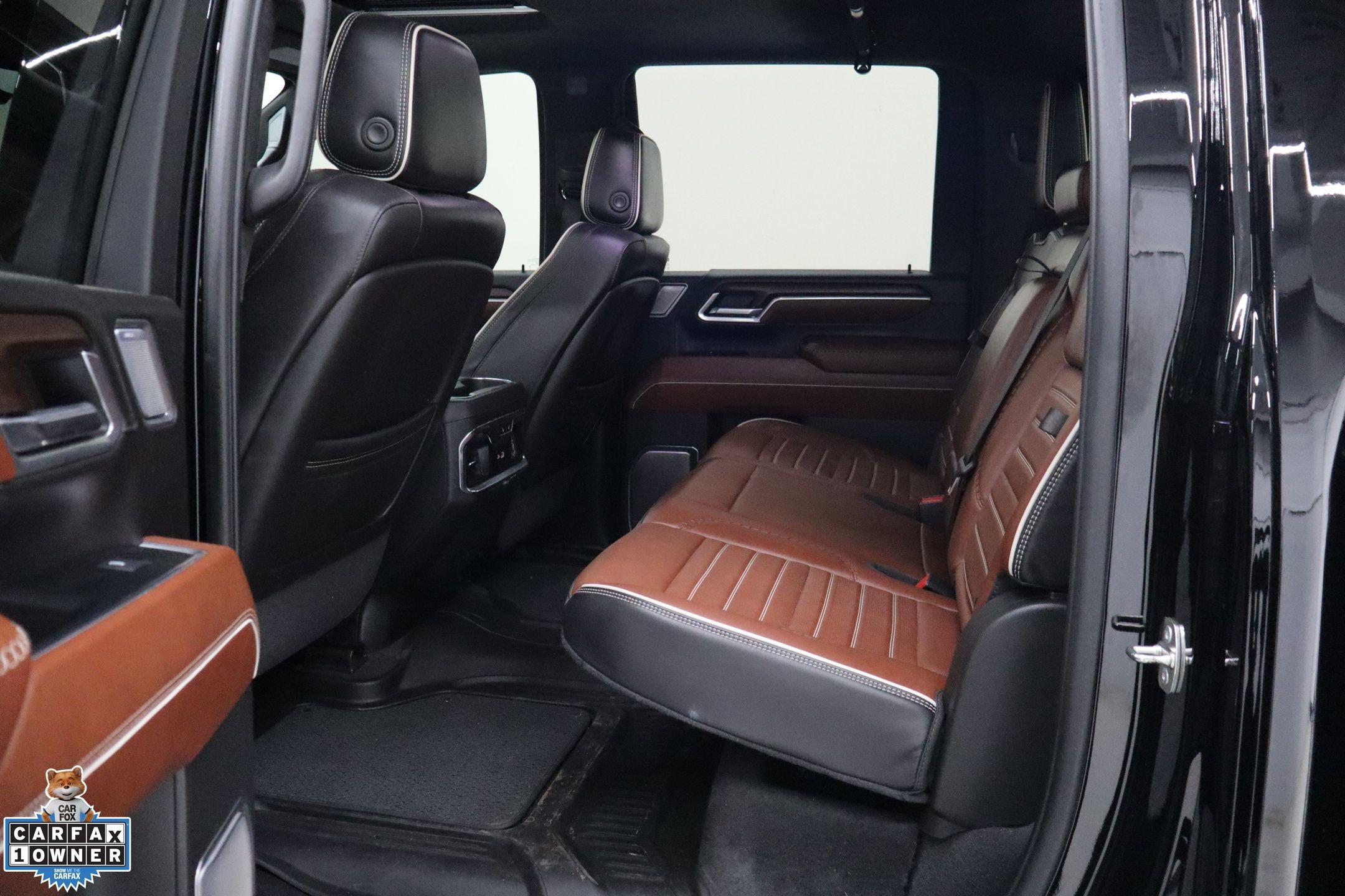 Used 2024 Onyx Black GMC Denali Ultimate image 23