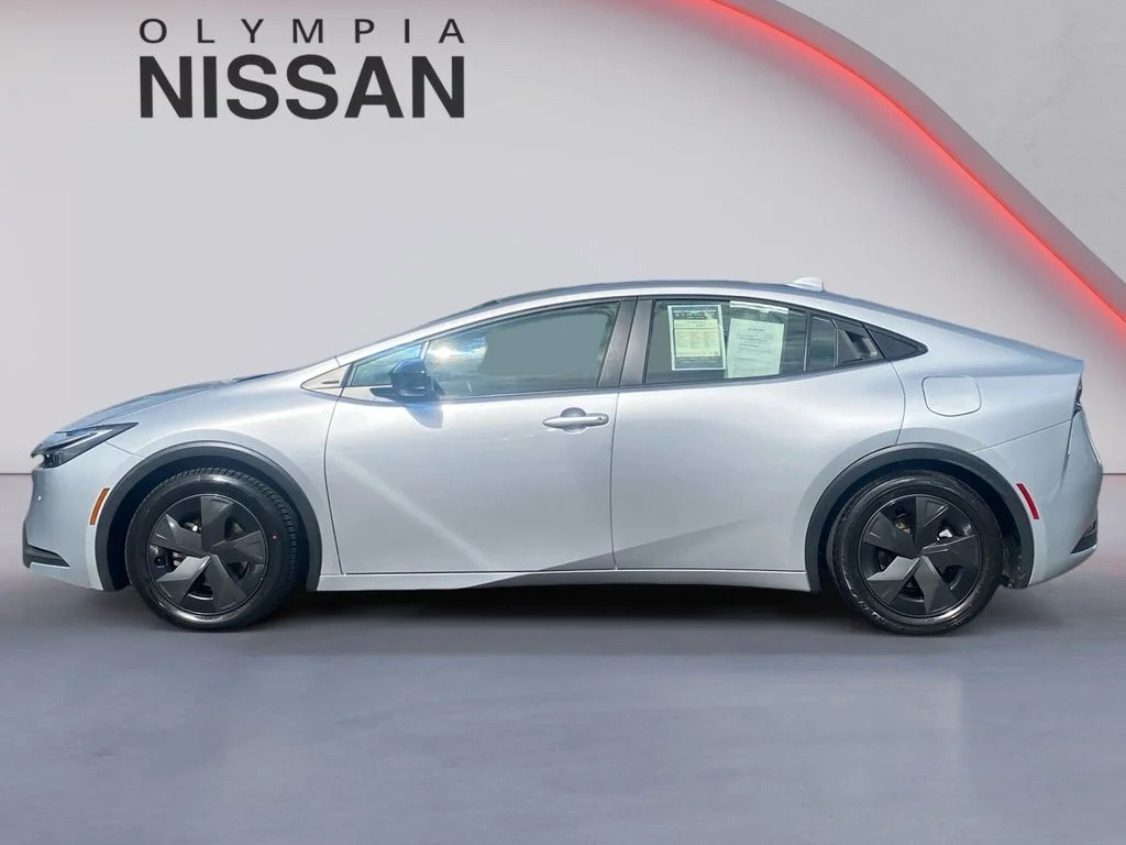 Used 2025 Gray Toyota LE image 3