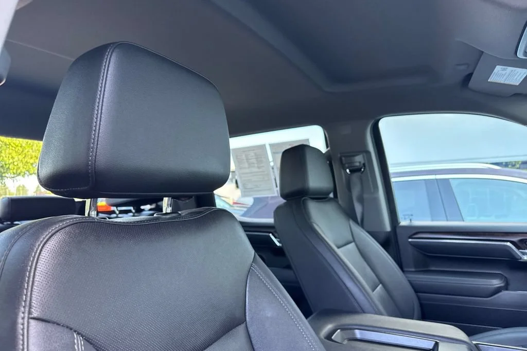 2025 GMC Sierra 1500 SLT - Photo 16
