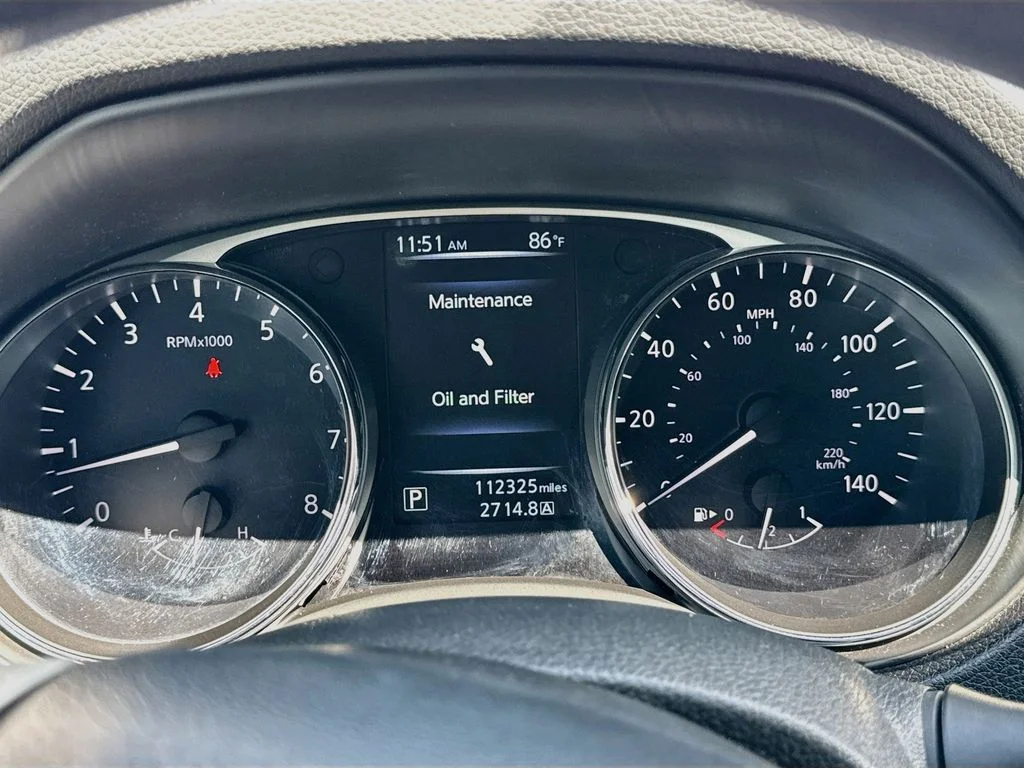 Used 2014 Silver Nissan SV image 15