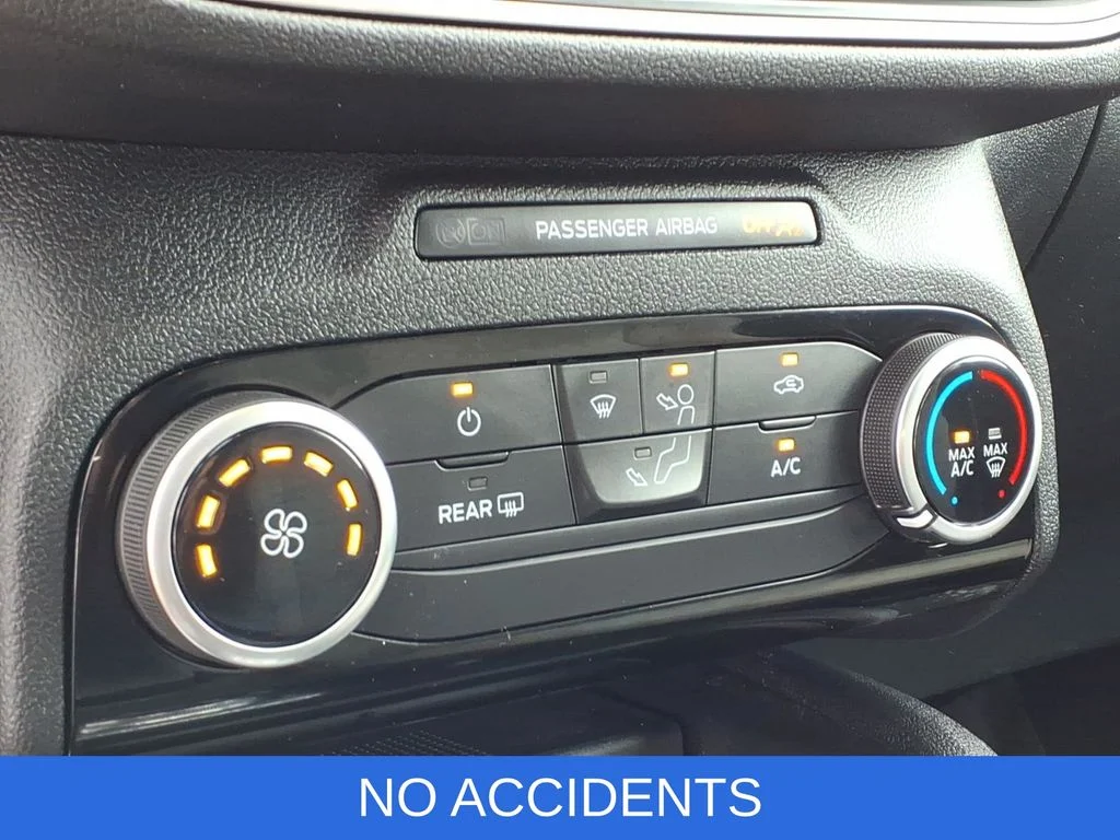 Used 2022 White Ford SE image 6