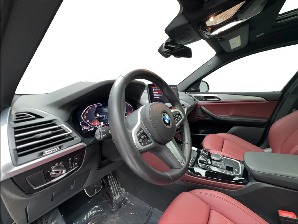 Used 2025 Gray BMW xDrive30i image 23