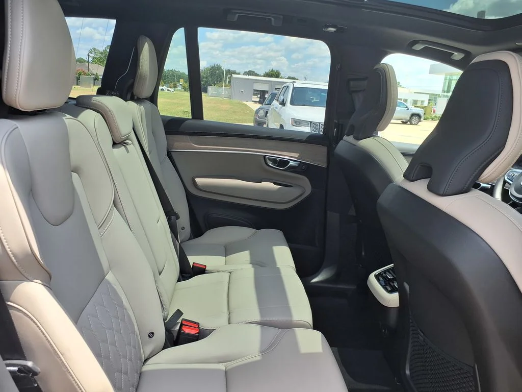 2026 Volvo XC90 Plus - Photo 20
