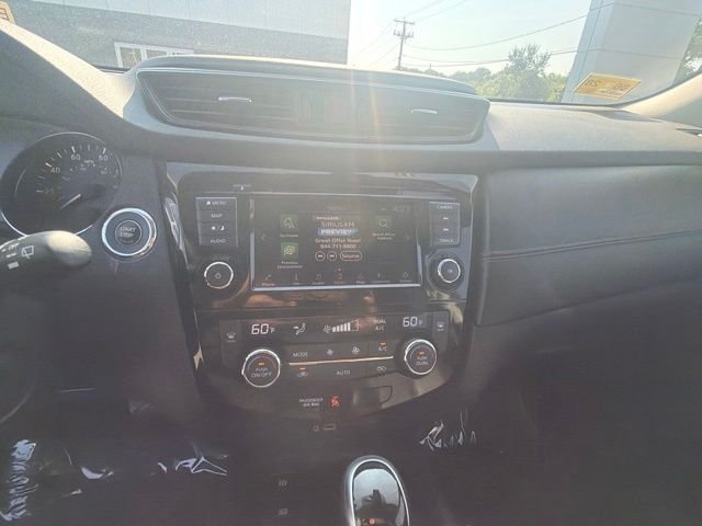 Used 2020 Black Nissan SL image 12