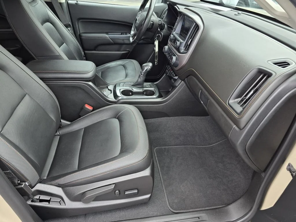 Used 2022 Desert Sand Metallic GMC AT4 - Leather image 20