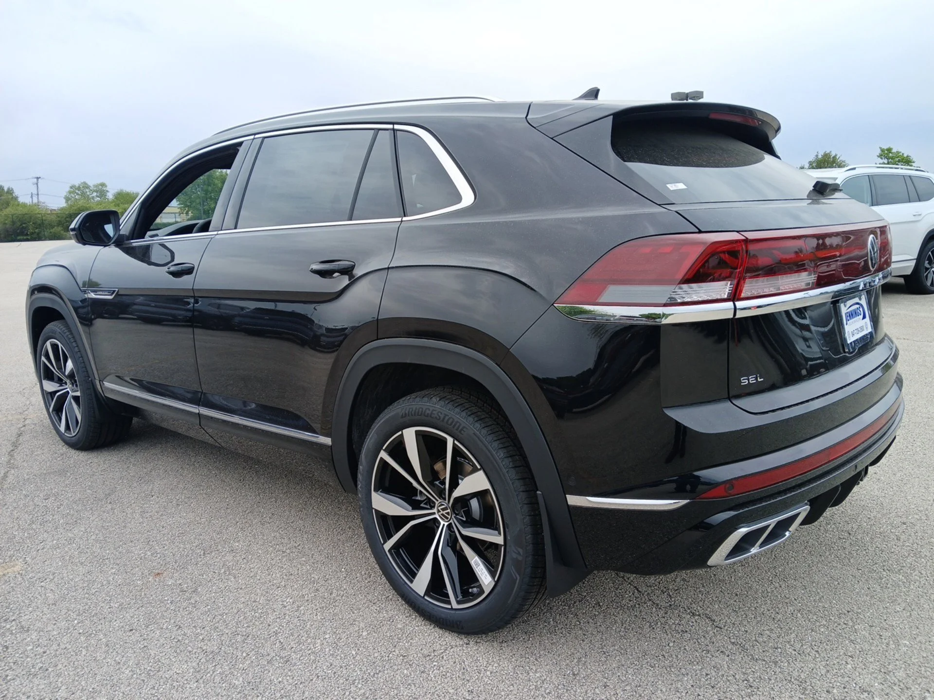 New 2026 Deep Black Pearl Volkswagen 2.0T SEL Premium R-Line image 5
