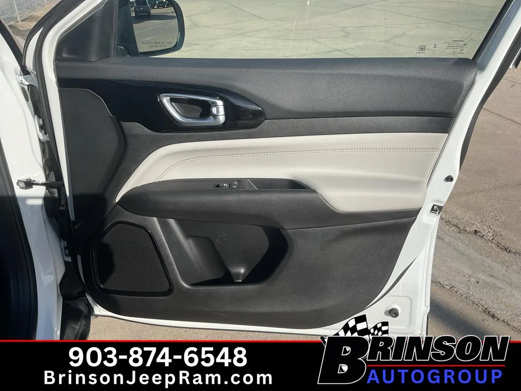 Used 2024 White Jeep Limited image 21
