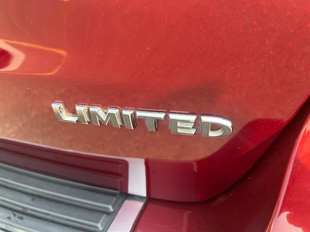 Used 2018 Red Jeep Limited image 14