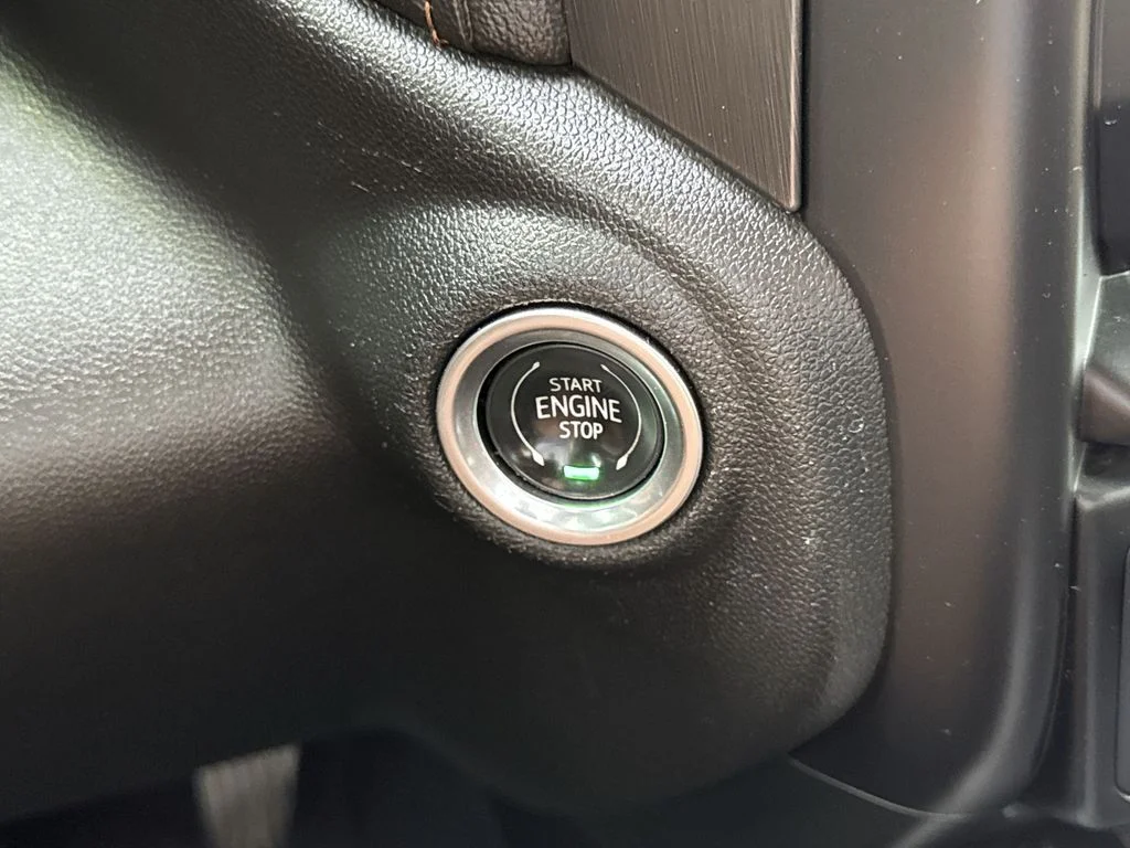 Used 2020 Blue GMC AT4 image 17