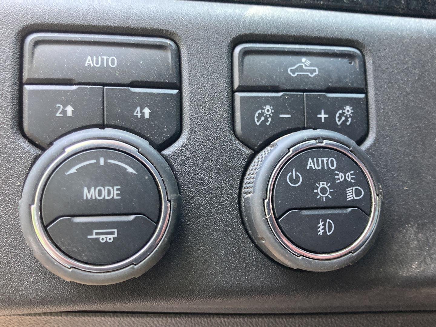 Used 2025 Summit White Chevrolet RST image 12
