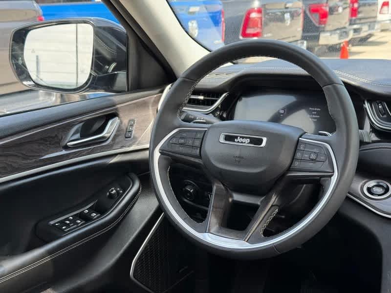 Used 2024 Baltic Gray Metallic Clearcoat Jeep  image 14