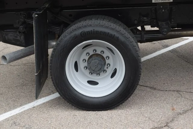 2025 Ford F-550 Super Duty Chassis Cab XL - Photo 23