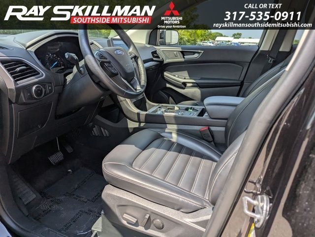 Used 2017 Blue Ford SE image 22