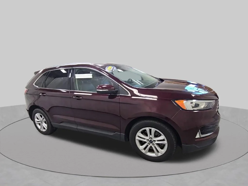 Certified Used 2020 Red Ford SEL image 2