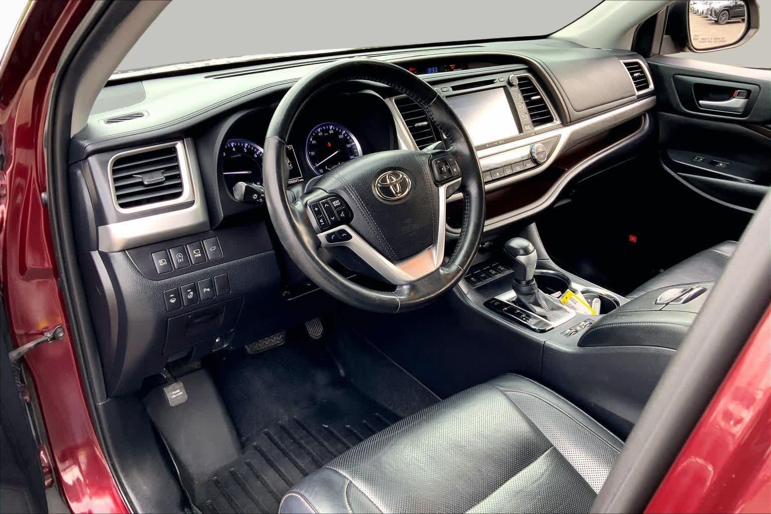 Used 2019 Ooh La La Rouge Mica Toyota Limited Platinum image 18