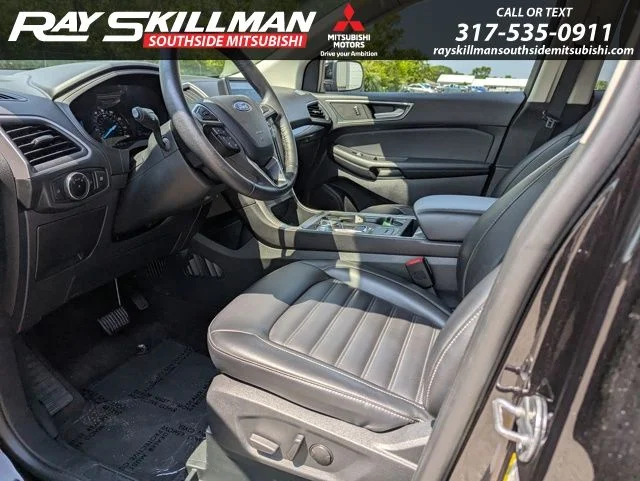 Used 2017 Blue Ford SE image 22