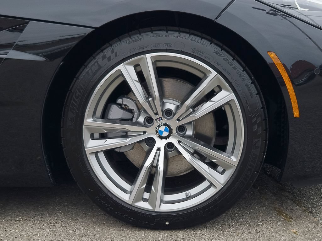 New 2026 Black Sapphire Metallic BMW sDrive30i image 7