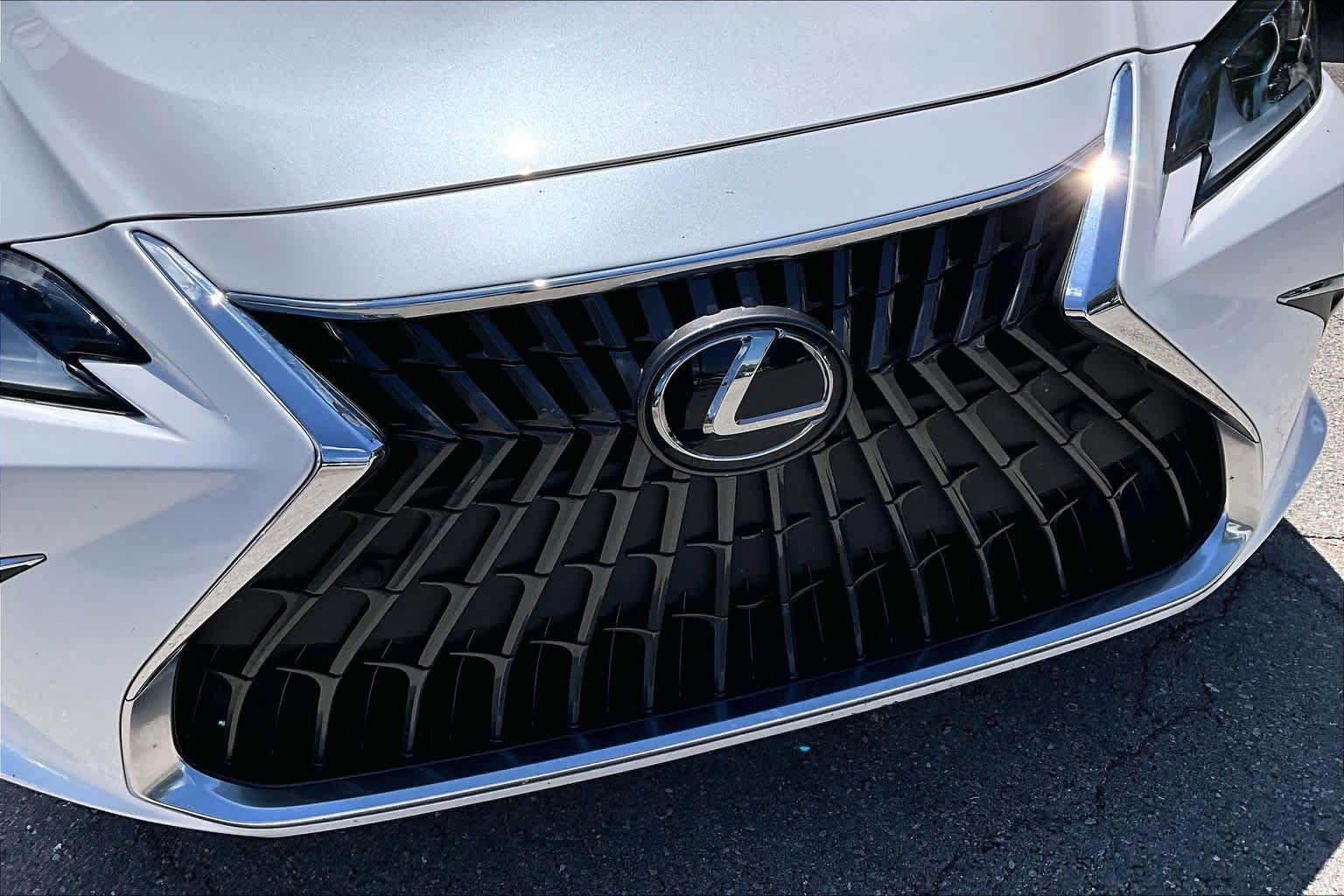 Used 2024 Eminent White Pearl Lexus  image 30