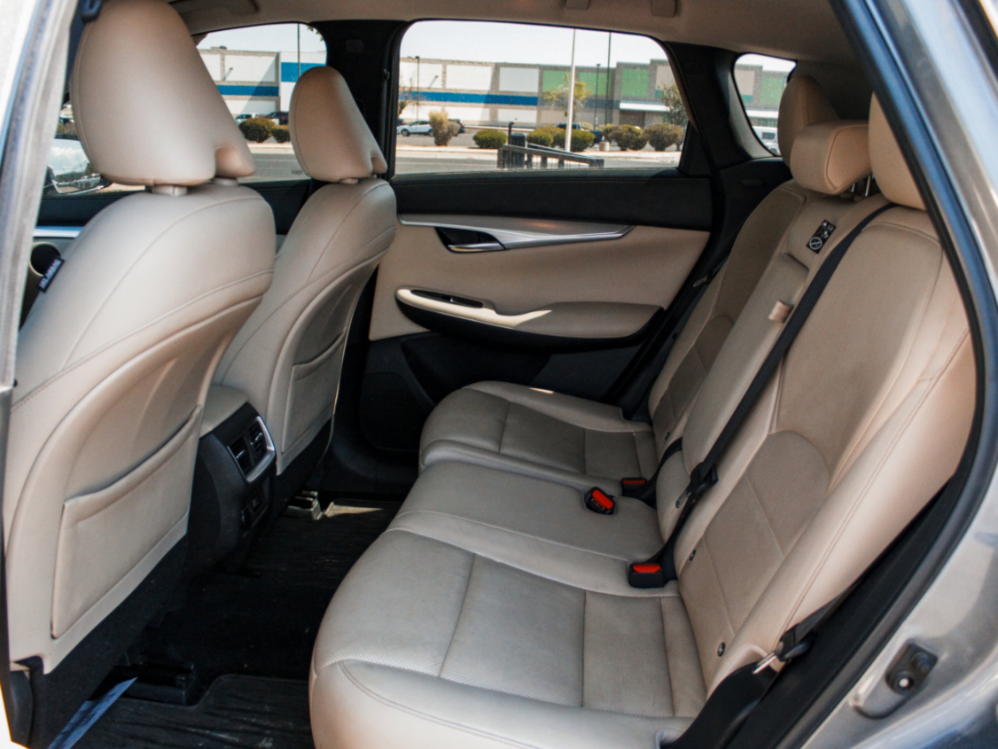 Used 2019 Graphite Shadow INFINITI ESSENTIAL image 25