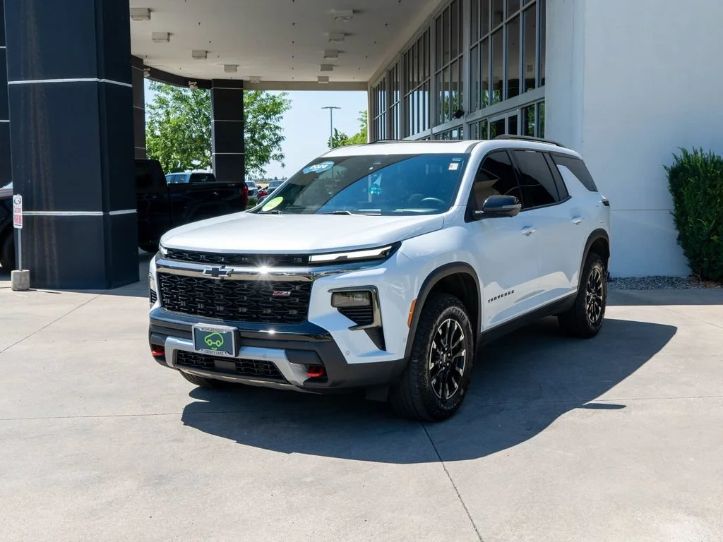 Used 2026 Polar White Tricoat Chevrolet Z71 image 3
