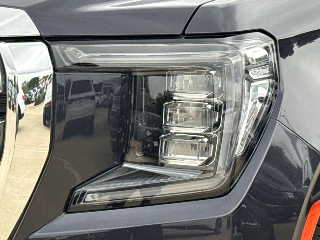 Used 2023 Silver GMC SLT image 4
