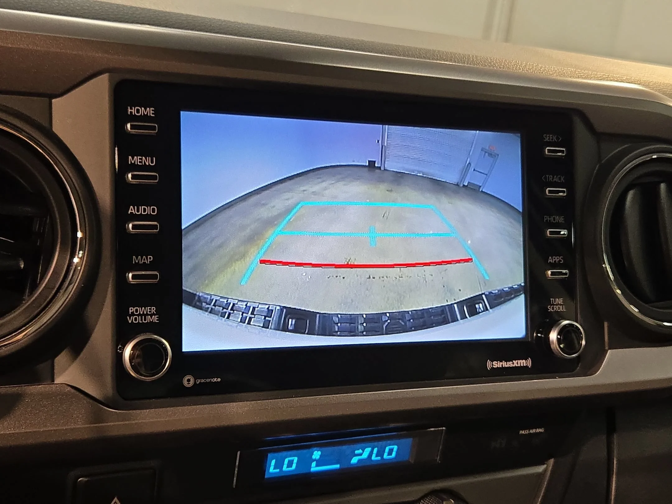 Used 2022 White Toyota SR5 image 29