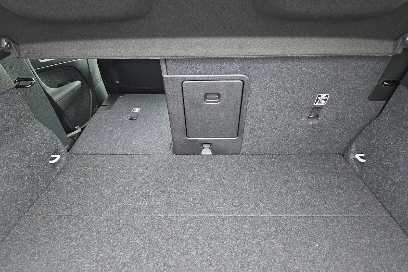 New 2026 Crystal White Volvo Plus image 14