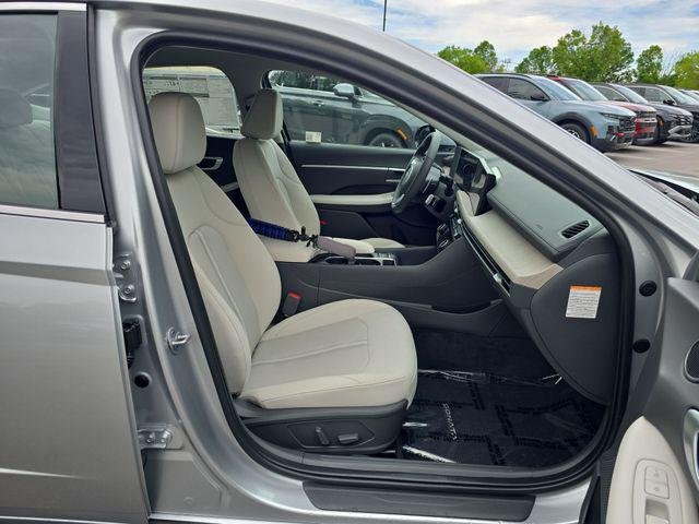 2025 Hyundai Sonata Hybrid SEL - Photo 23