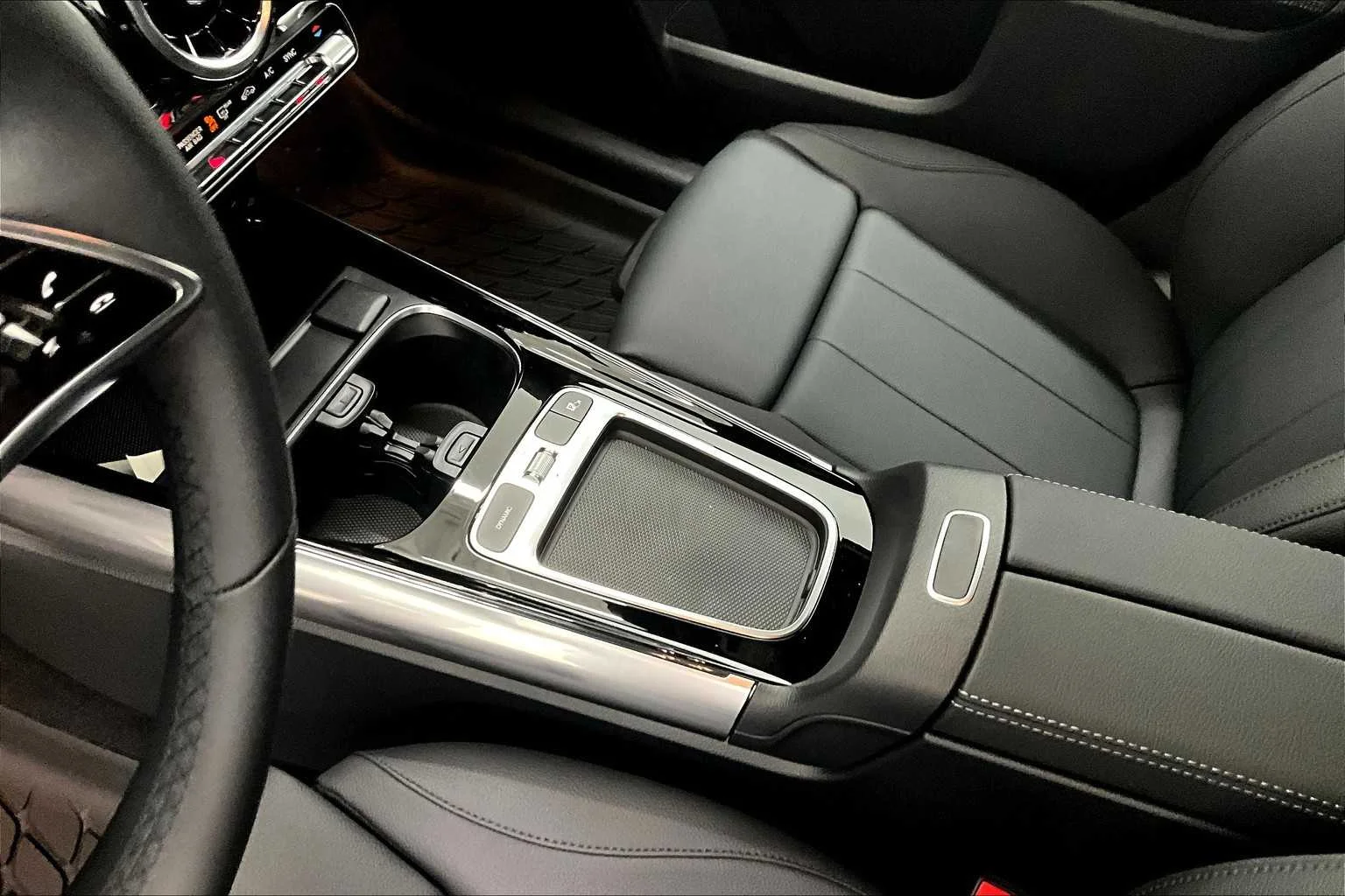 New 2026 Polar White Mercedes-Benz GLA 250 image 7