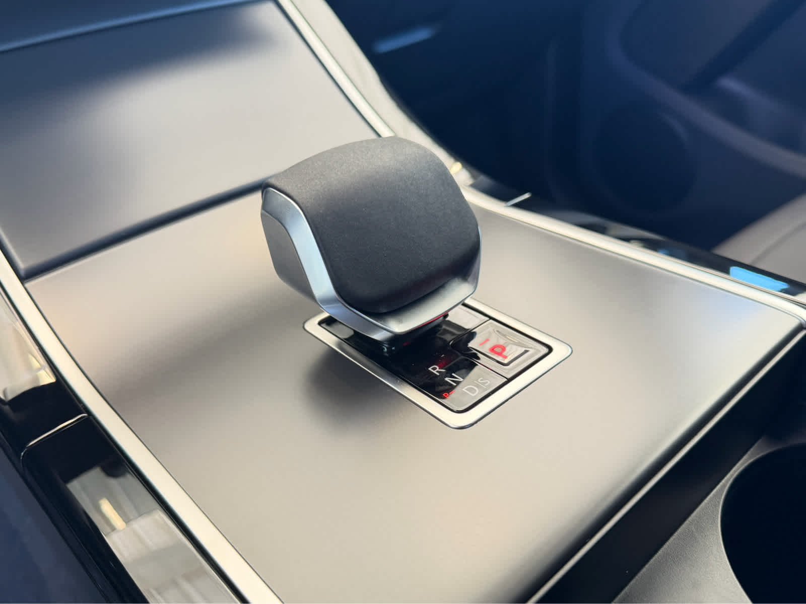 New 2026 Carpathian Grey Land Rover Core S image 20