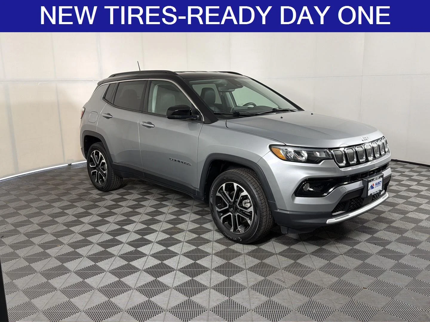 Used 2022 Billet Silver Metallic Clearcoat Jeep Limited image 2