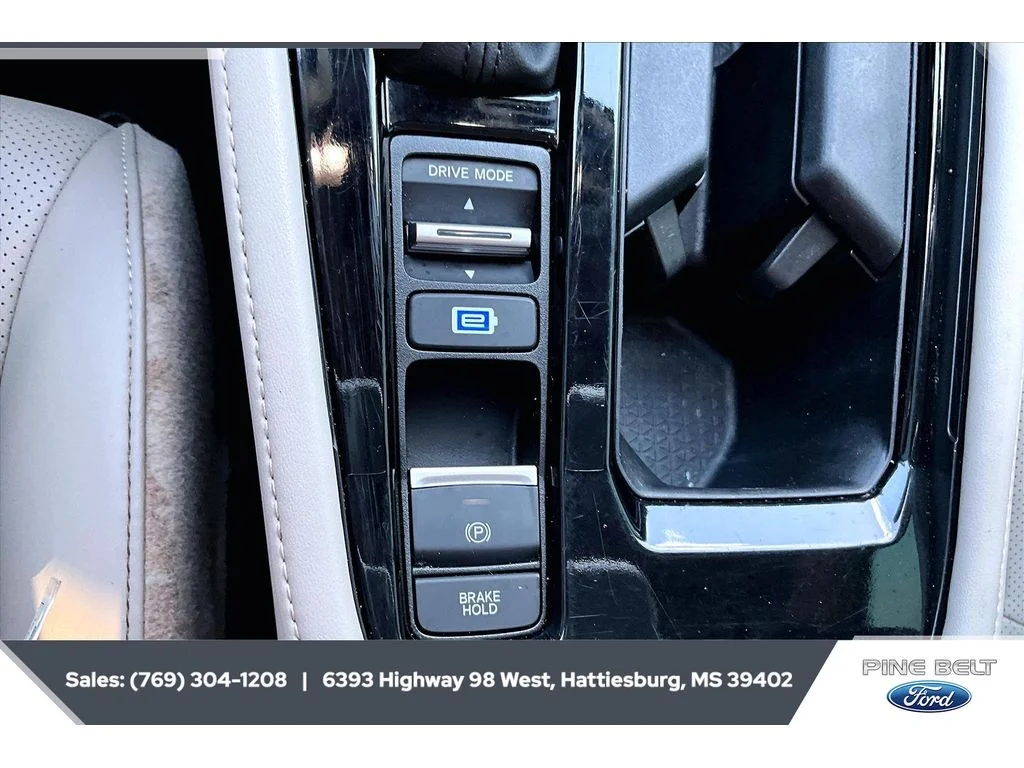 Used 2025 Red Honda Touring image 22