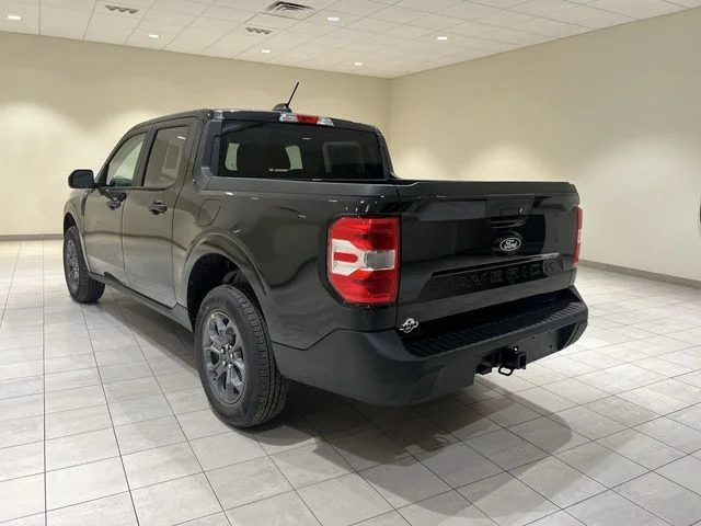 New 2026 Black Ford XLT image 3
