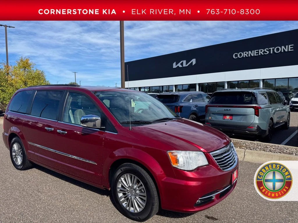 2016 Chrysler Town & Country Anniversary Edition