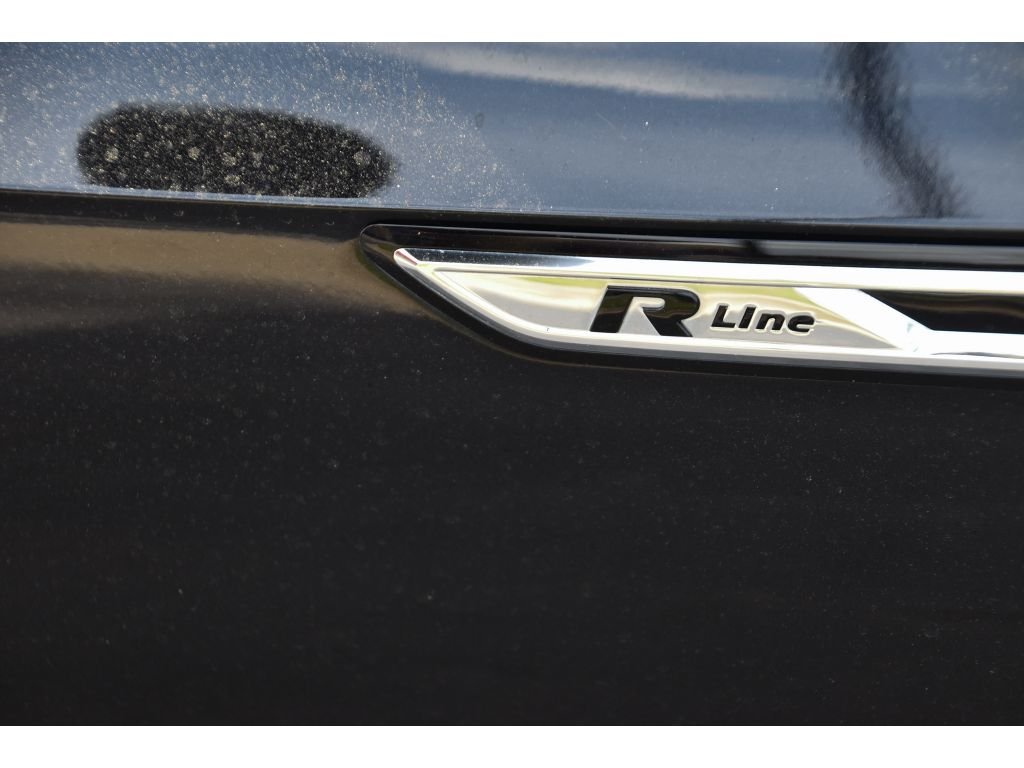 Used 2020 Deep Black Pearl Volkswagen SEL Premium R-Line image 29