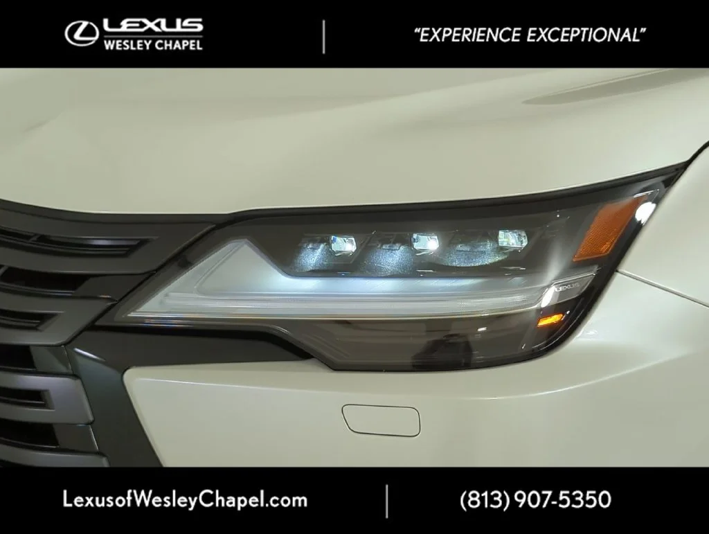 Used 2025 White Lexus 700H image 6