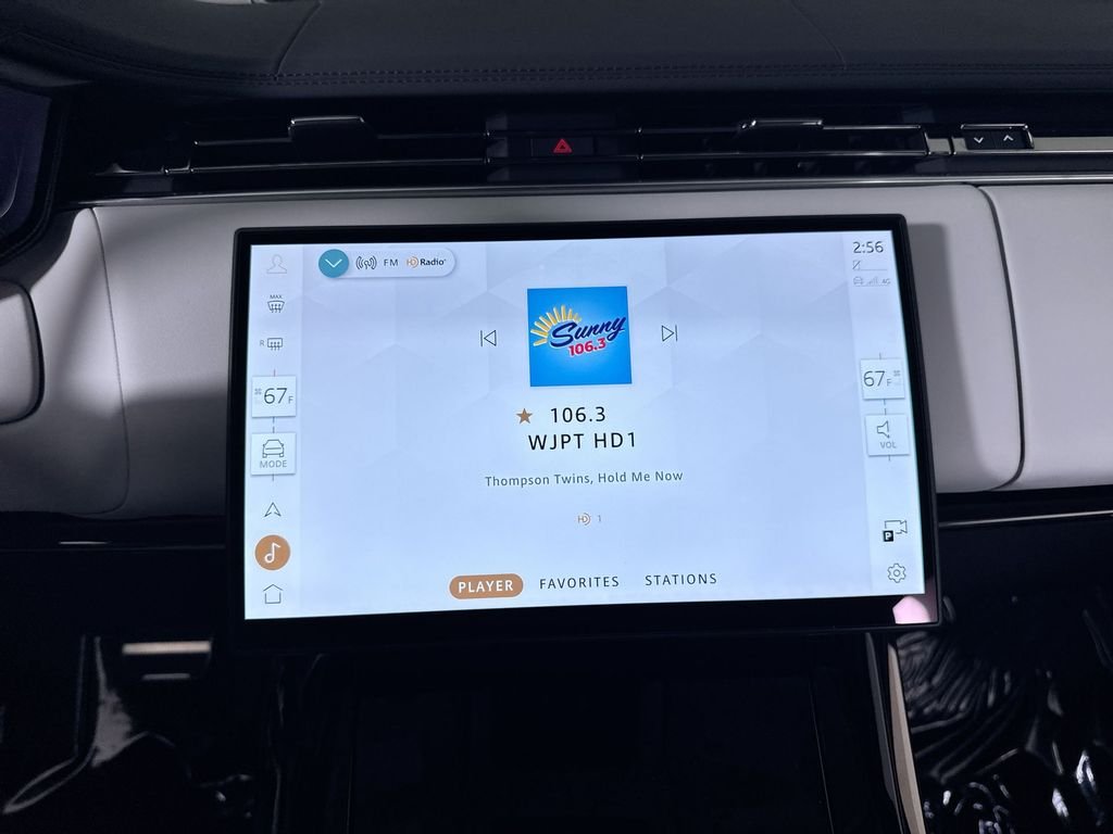 New 2026 Fuji White Land Rover Dynamic SE image 16